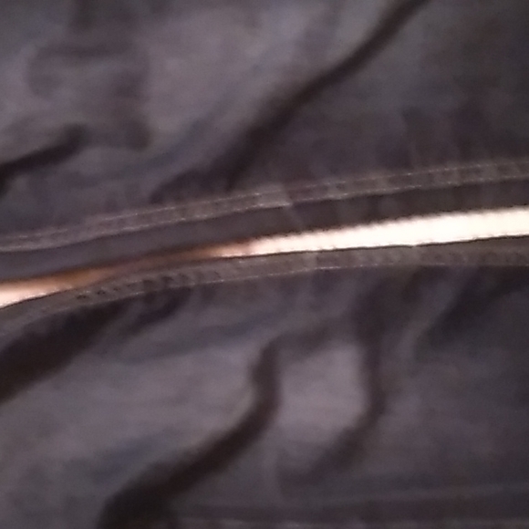 Jesns - Picture 3 of 4